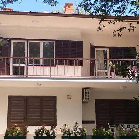 Apartman Kora Njivice Buitenkant foto