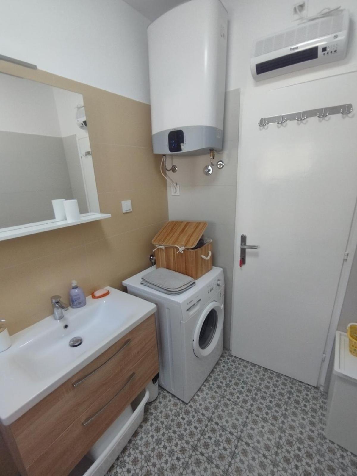 Kora Apartment Njivice